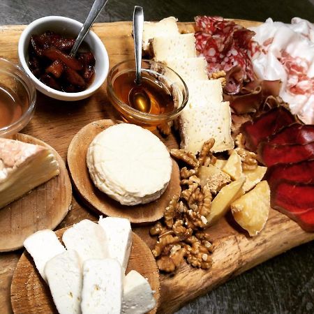 Agriturismo Di Charme E Ristorante Stallato Il Filo Di Paglia Carro Eksteriør bilde