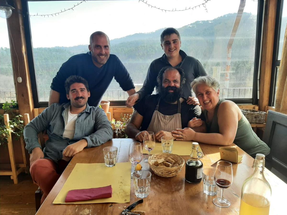 Agriturismo Di Charme E Ristorante Stallato Il Filo Di Paglia Carro Eksteriør bilde