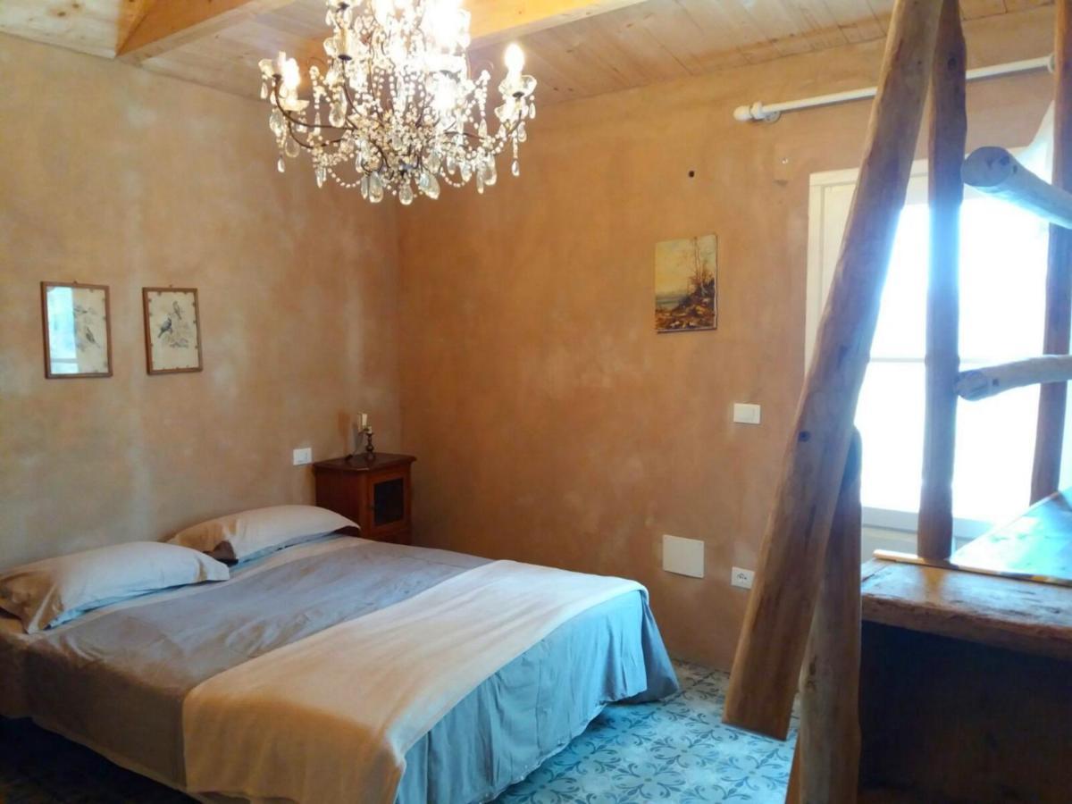 Agriturismo Di Charme E Ristorante Stallato Il Filo Di Paglia Carro Eksteriør bilde
