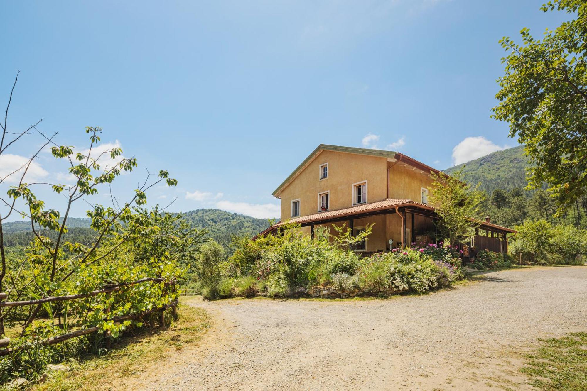 Agriturismo Di Charme E Ristorante Stallato Il Filo Di Paglia Carro Eksteriør bilde